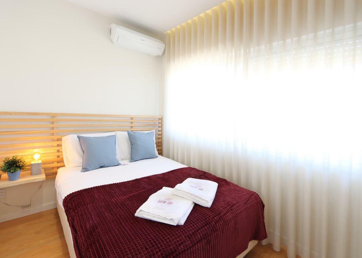 Hm - Living Batalha Square 1 Apartment Порто Екстериор снимка