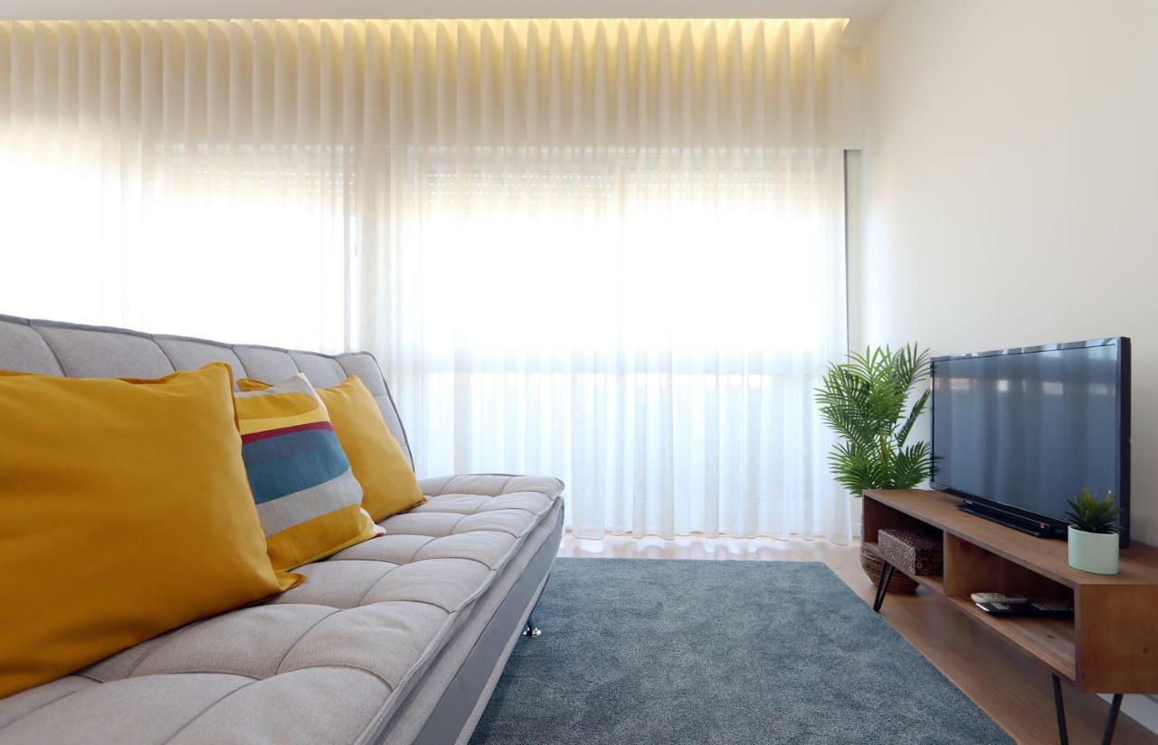 Hm - Living Batalha Square 1 Apartment Порто Екстериор снимка