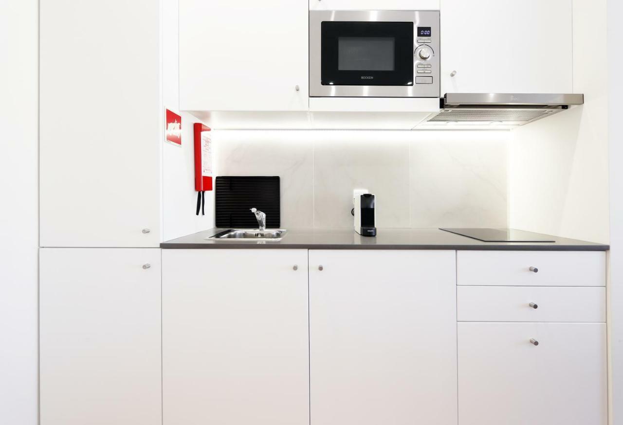 Hm - Living Batalha Square 1 Apartment Порто Екстериор снимка